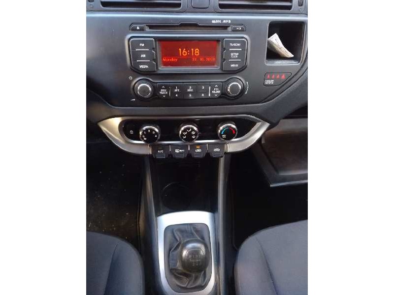 kia rio del año 2012