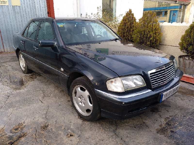 mercedes-benz clase c (w202) berlina del año 2000