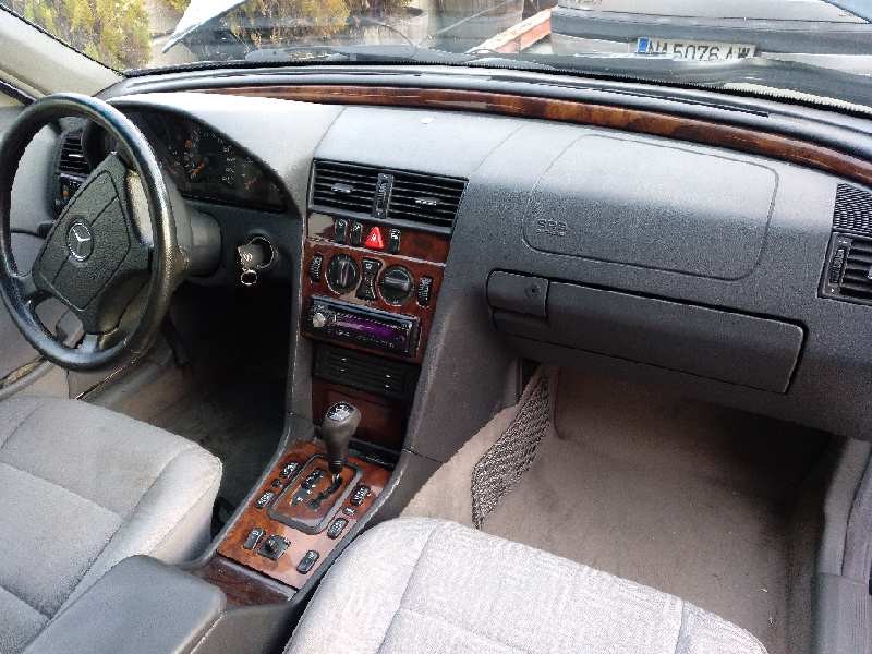 mercedes-benz clase c (w202) berlina del año 2000