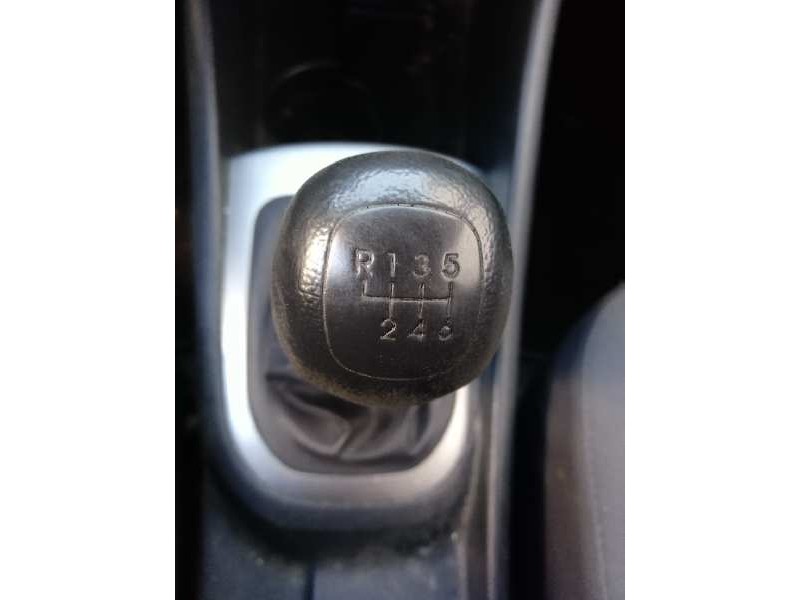 kia rio del año 2012