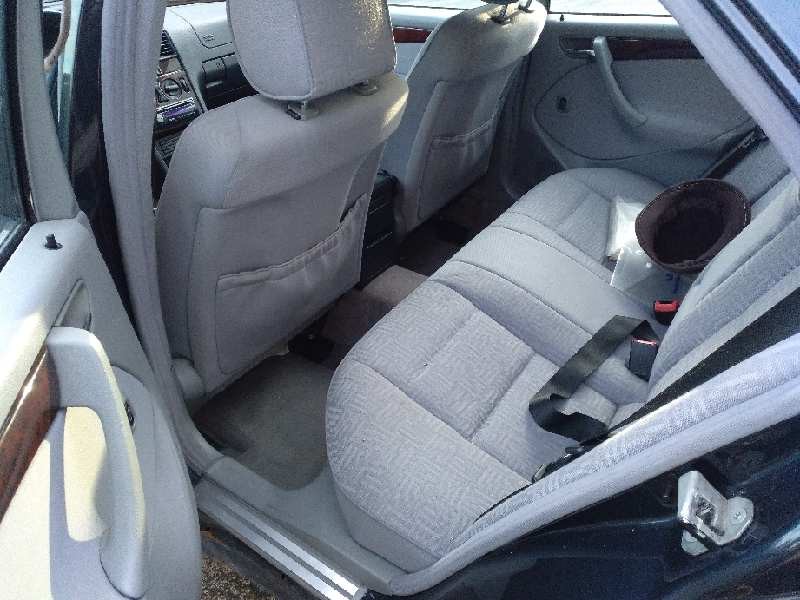 mercedes-benz clase c (w202) berlina del año 2000