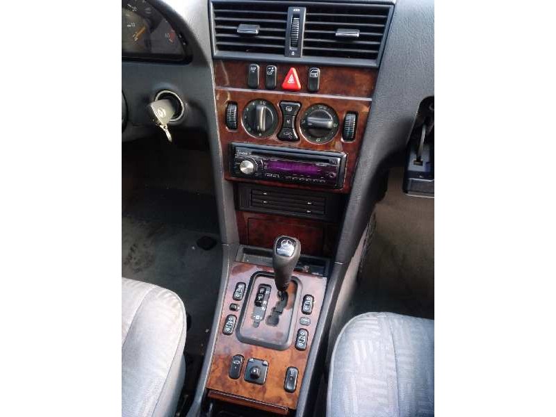 mercedes-benz clase c (w202) berlina del año 2000