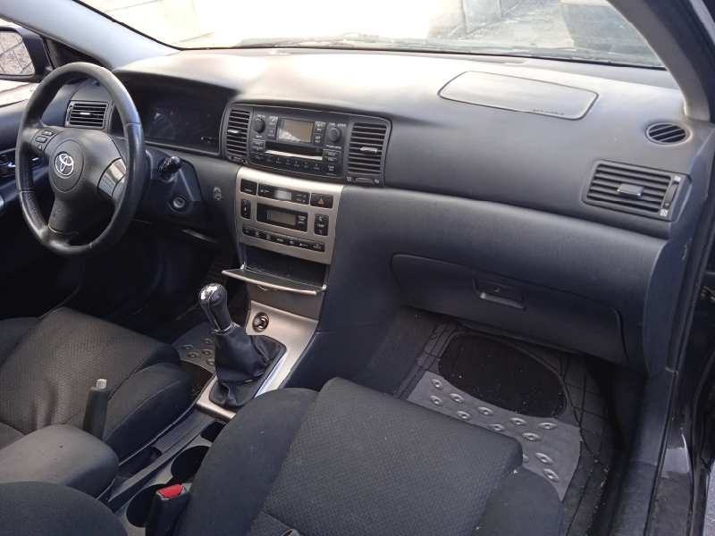 toyota corolla (e12) del año 2004