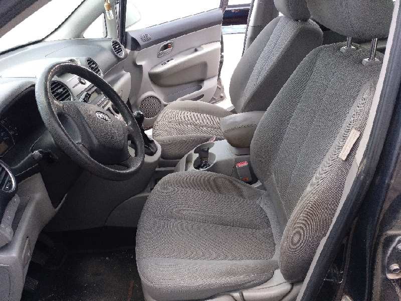 kia carens (un) del año 2009