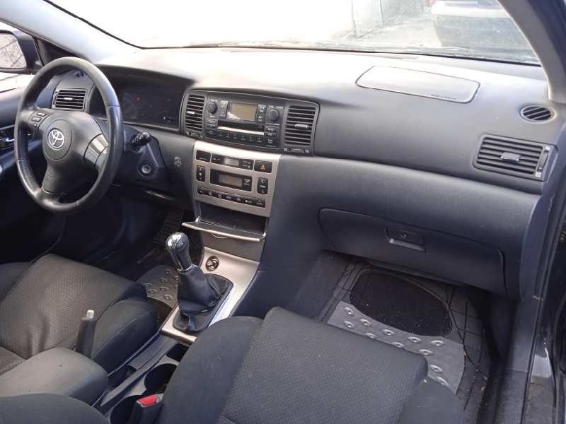 toyota corolla (e12) del año 2004
