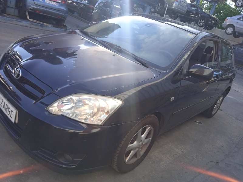toyota corolla (e12) del año 2004