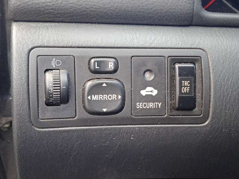 toyota corolla (e12) del año 2004