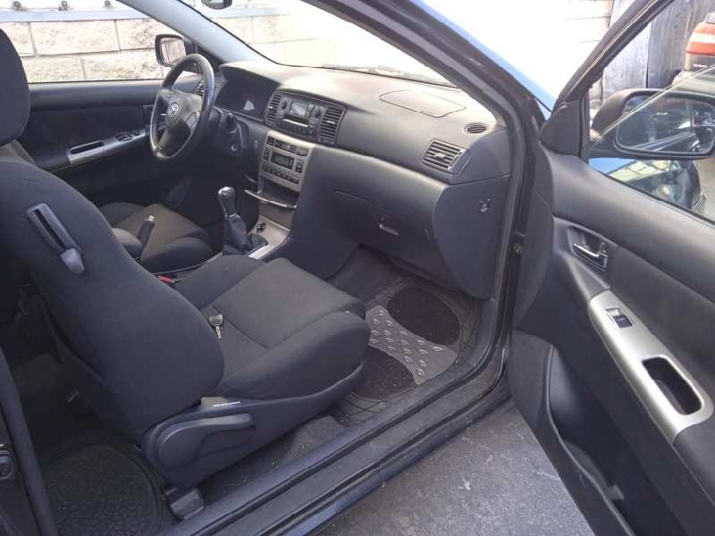 toyota corolla (e12) del año 2004