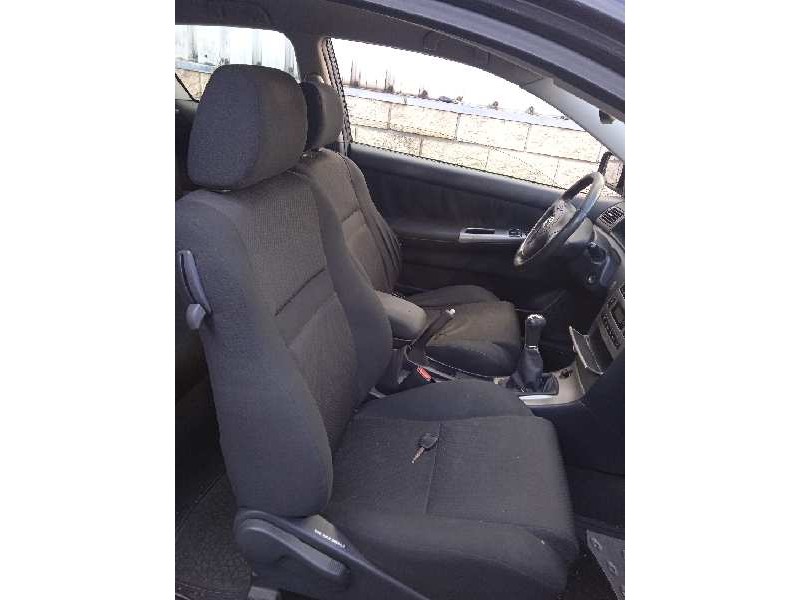 toyota corolla (e12) del año 2004