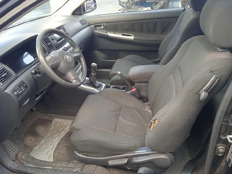 toyota corolla (e12) del año 2004