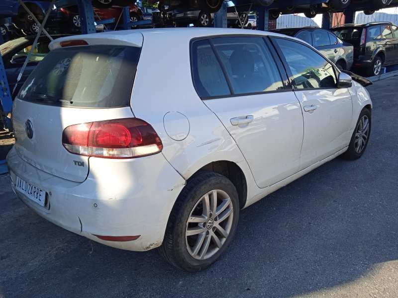 volkswagen golf vi (5k1) del año 2010