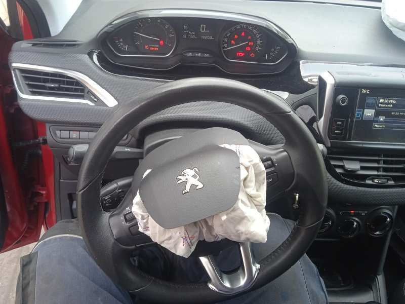 peugeot 208 del año 2016