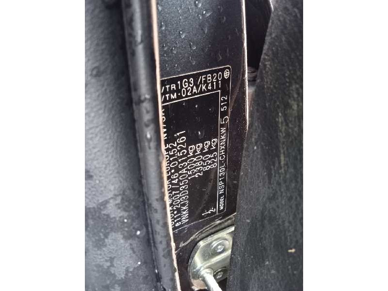 toyota yaris del año 2015