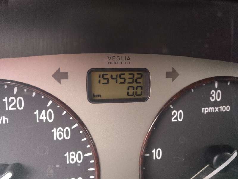 lancia lybra berlina del año 2001