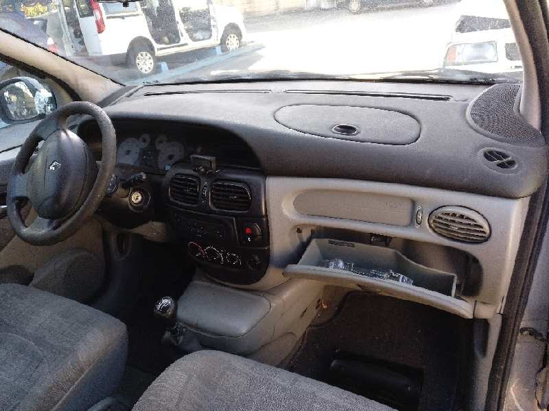 renault scenic (ja..) del año 2002