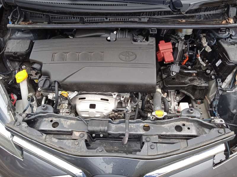 toyota yaris del año 2015