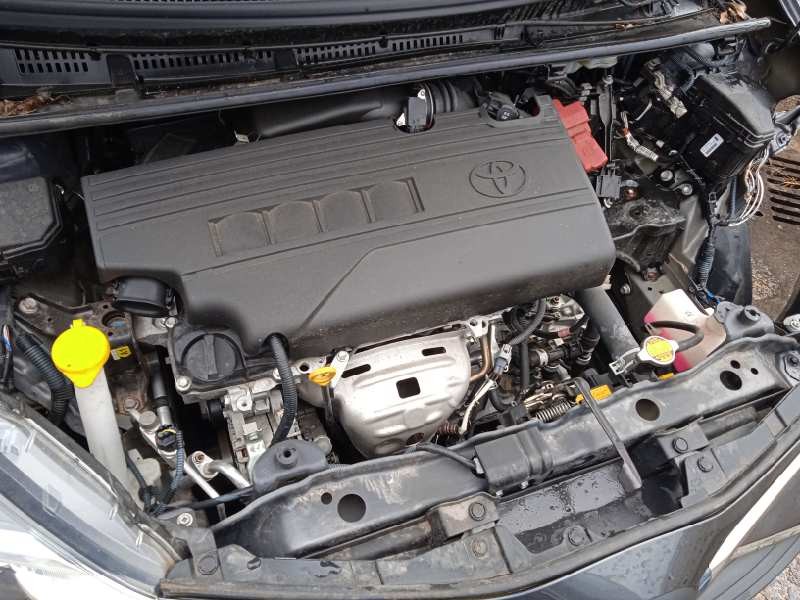 toyota yaris del año 2015