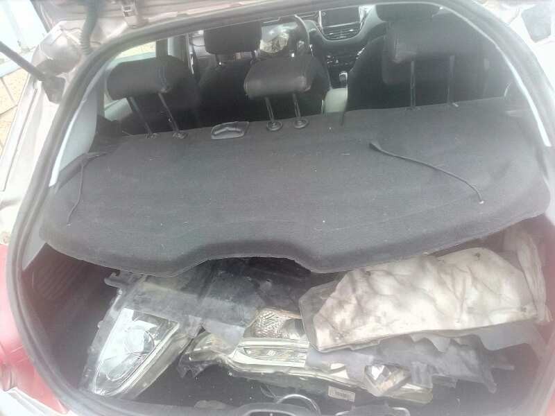 peugeot 208 del año 2012