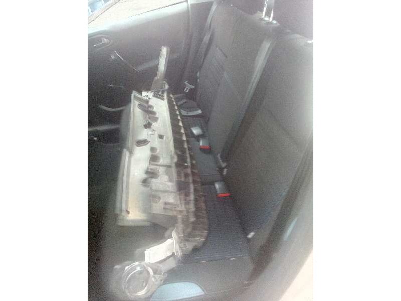 peugeot 208 del año 2012