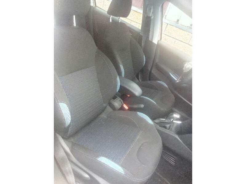 peugeot 208 del año 2012