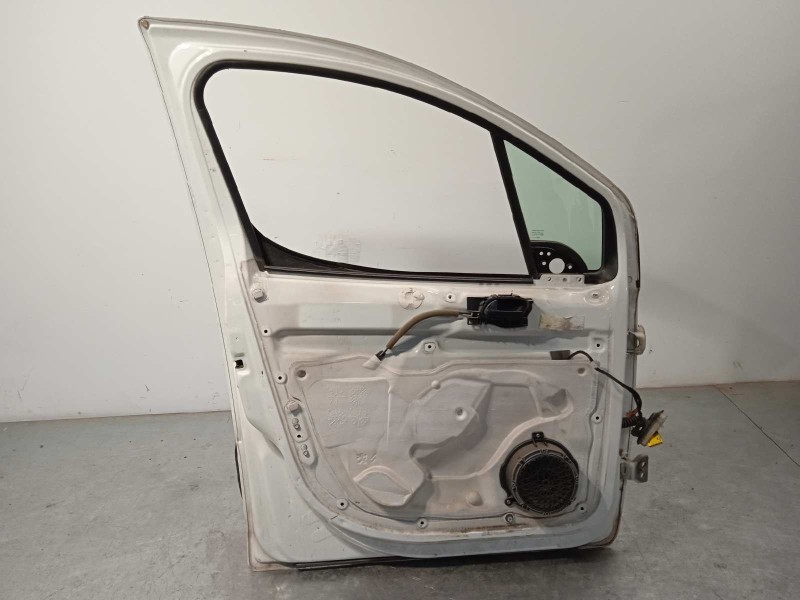Recambio de puerta delantera izquierda para peugeot partner kasten confort l1 referencia OEM IAM 9002Z3  