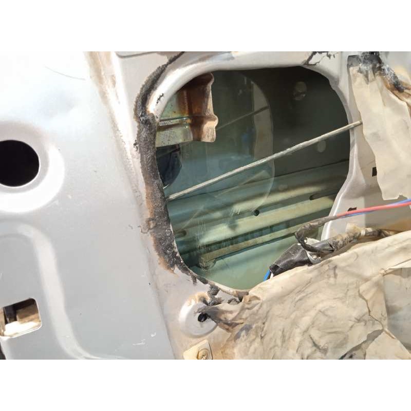 Recambio de puerta delantera izquierda para hyundai h 1 2.5 turbodiesel referencia OEM IAM 760034A300  