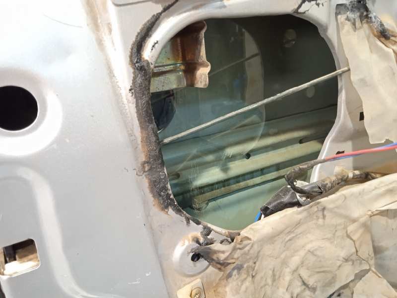 Recambio de puerta delantera izquierda para hyundai h 1 2.5 turbodiesel referencia OEM IAM 760034A300  