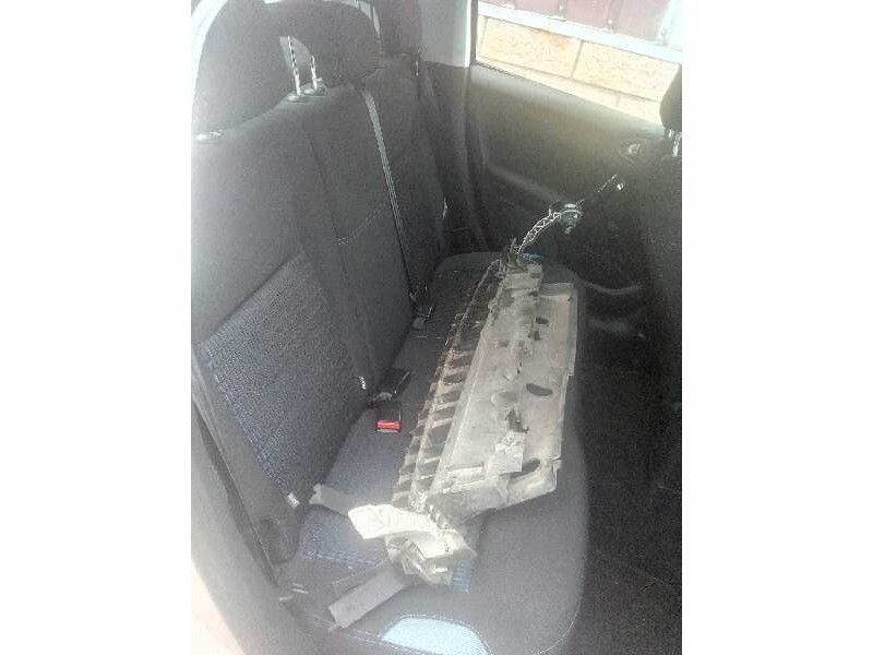 peugeot 208 del año 2012