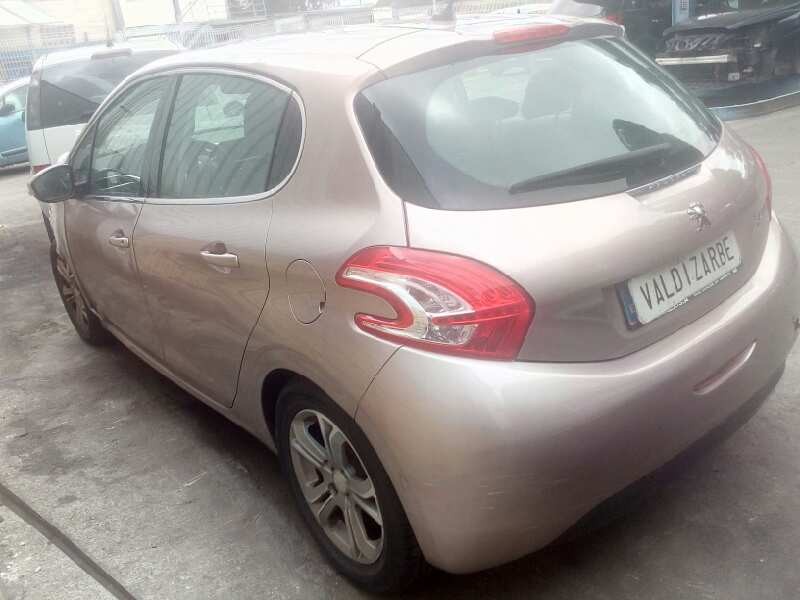 peugeot 208 del año 2012