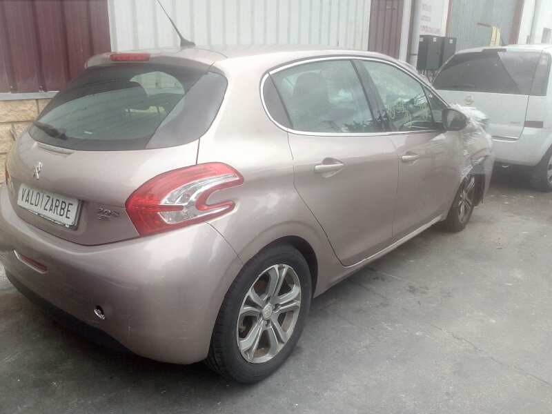 peugeot 208 del año 2012