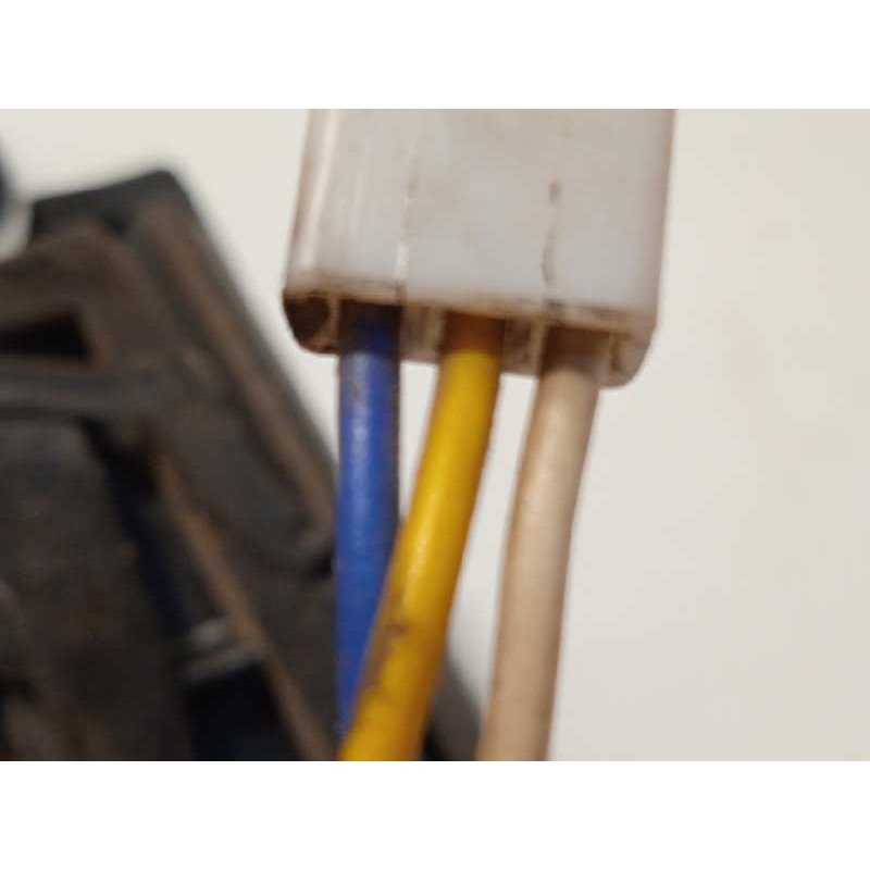 Recambio de retrovisor derecho para hyundai h 1 2.5 turbodiesel referencia OEM IAM 876204A400  