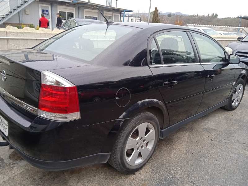 opel vectra c berlina del año 2004