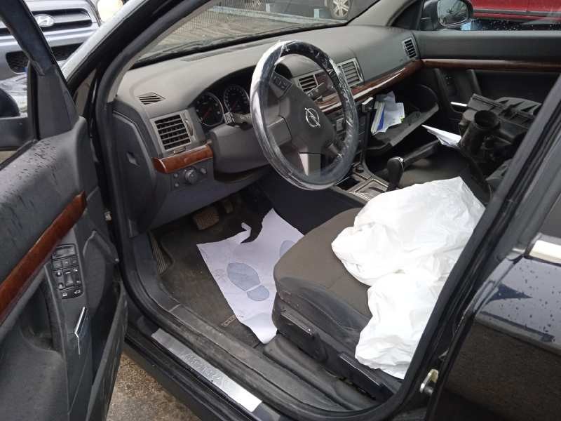 opel vectra c berlina del año 2004