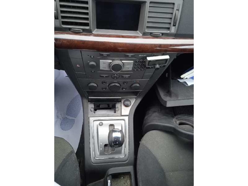 opel vectra c berlina del año 2004