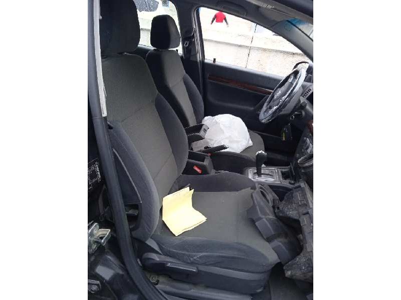 opel vectra c berlina del año 2004