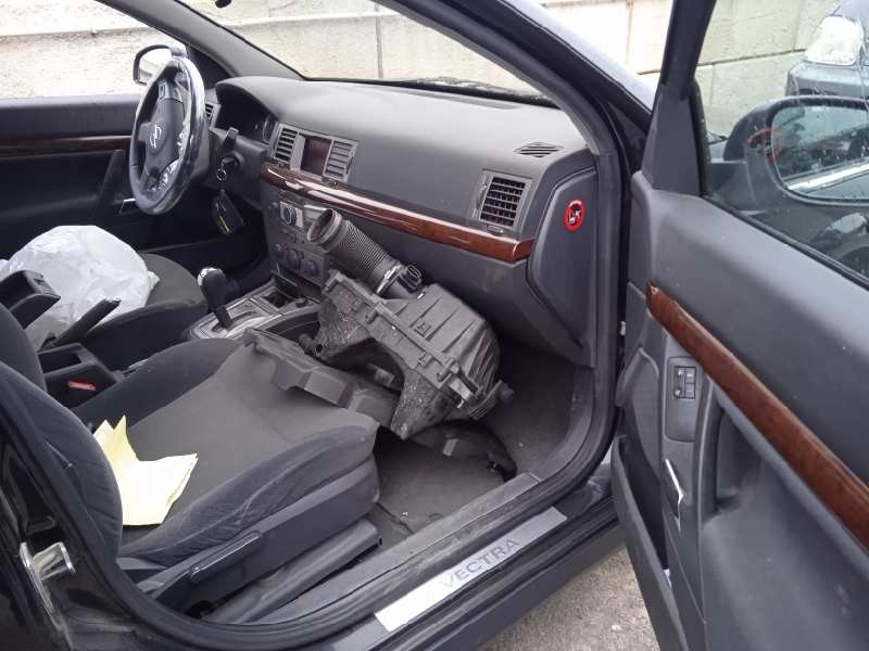 opel vectra c berlina del año 2004