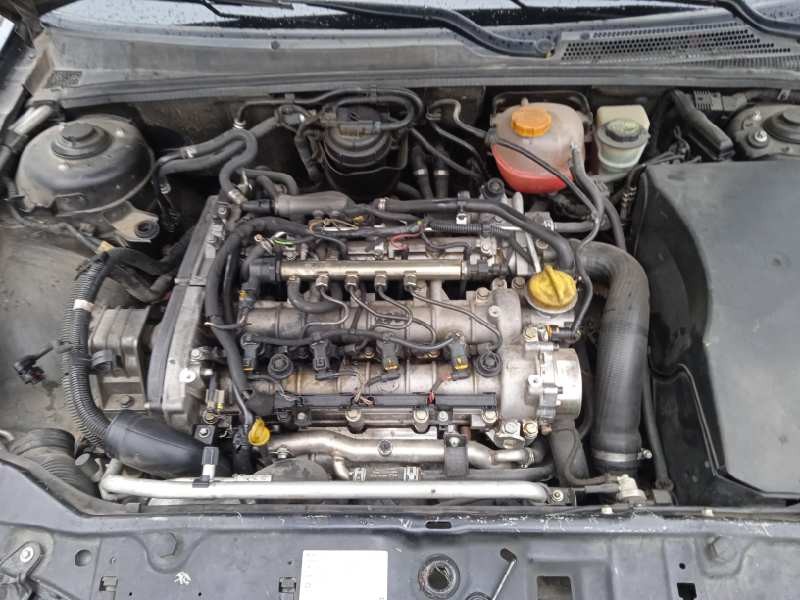 opel vectra c berlina del año 2004