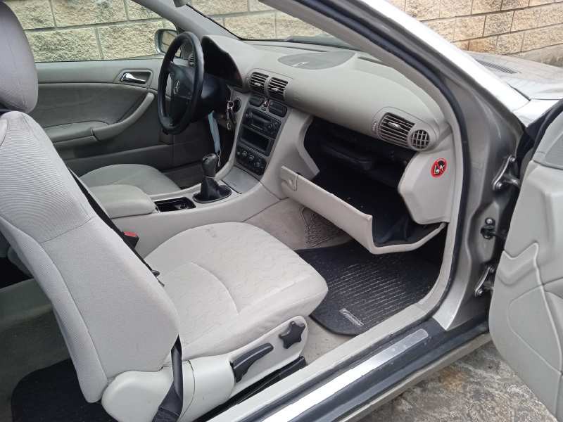 mercedes-benz clase c (w203) sportcoupe del año 2003