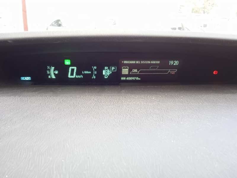 toyota prius (nhw30) del año 2011