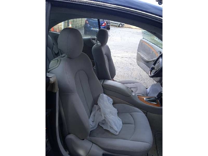 mercedes-benz clase clk (w209) coupe del año 2003