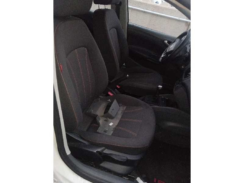 seat ibiza (6j5) del año 2011