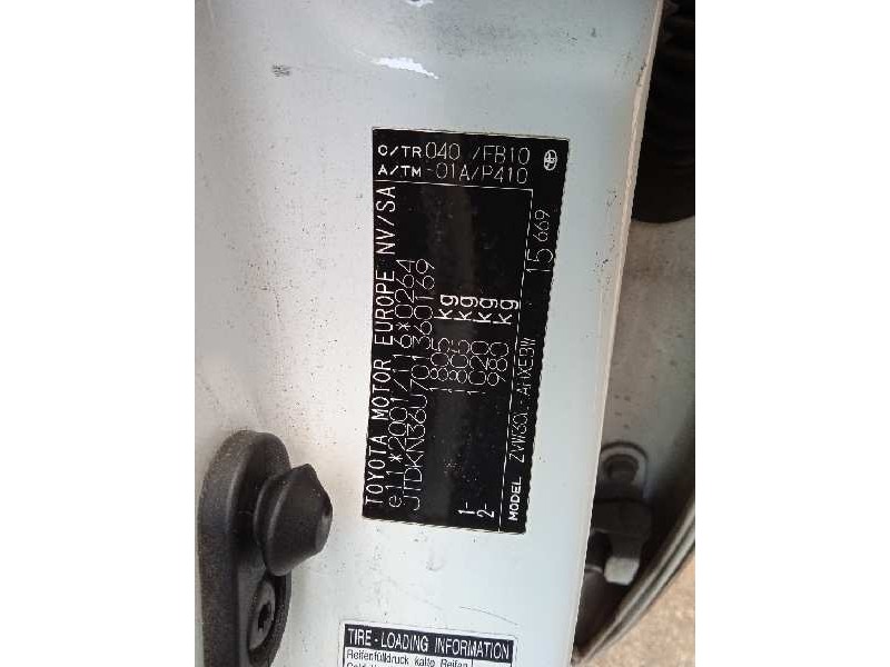 toyota prius (nhw30) del año 2011