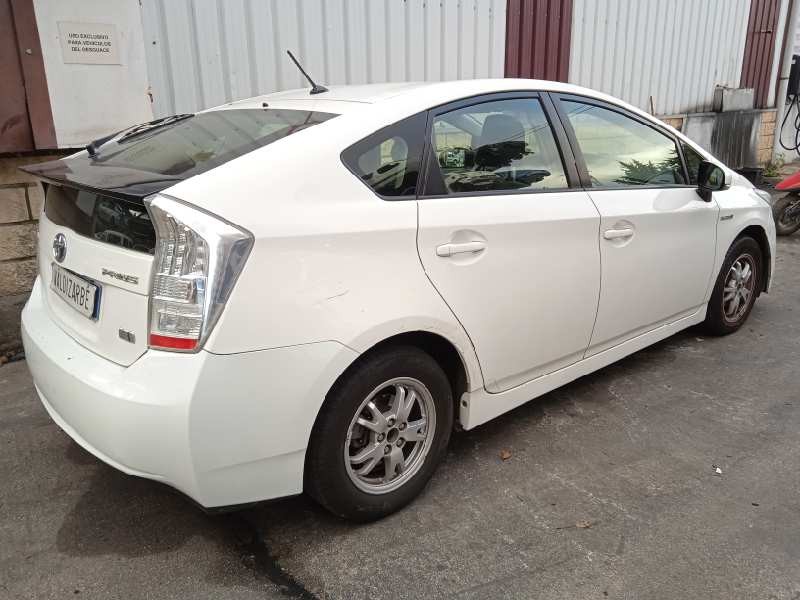 toyota prius (nhw30) del año 2011