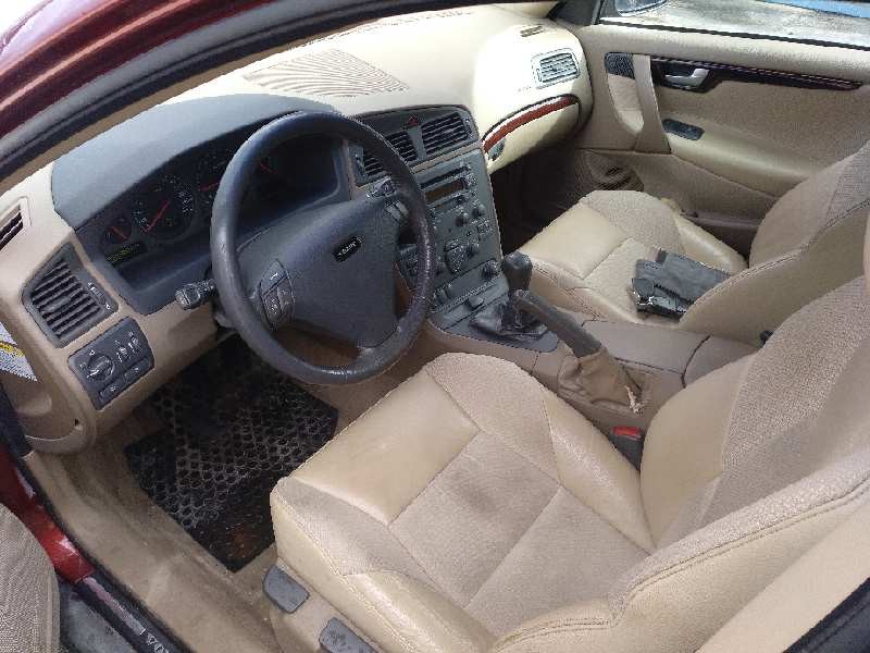 volvo s60 berlina del año 2001