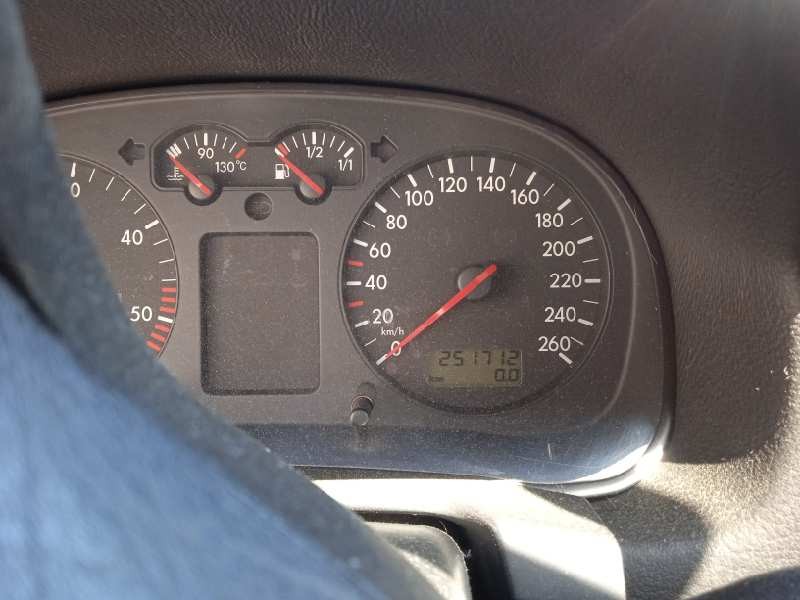 volkswagen golf iv berlina (1j1) del año 2000