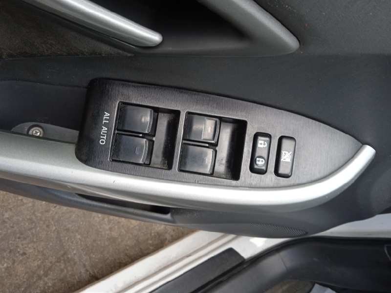 toyota prius (nhw30) del año 2011