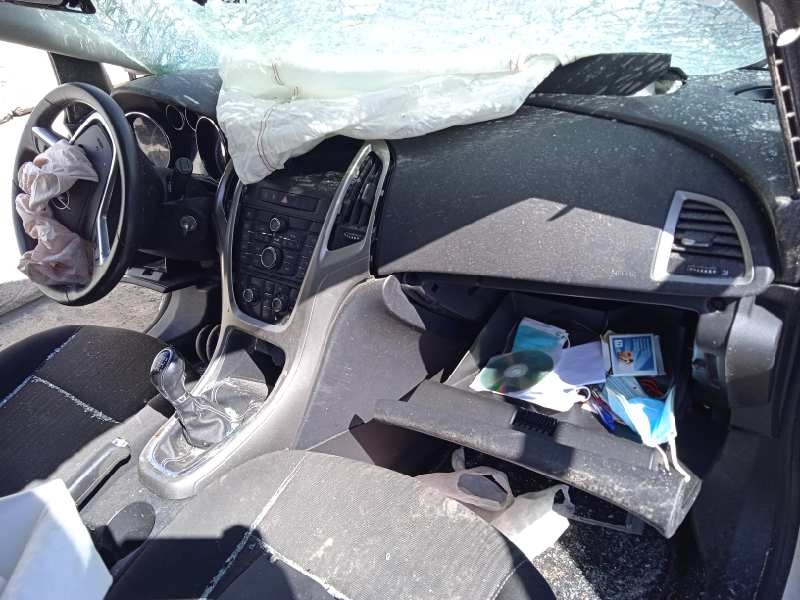 opel astra j lim. del año 2011