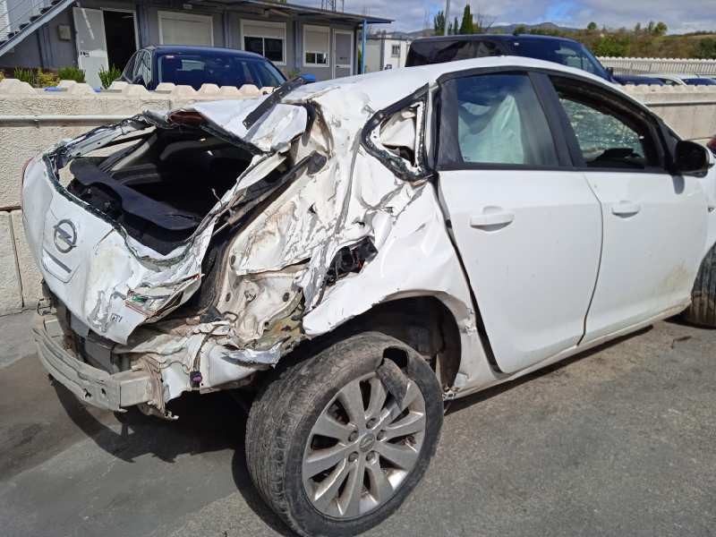 opel astra j lim. del año 2011