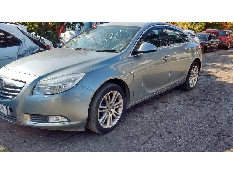 opel insignia berlina del año 2011