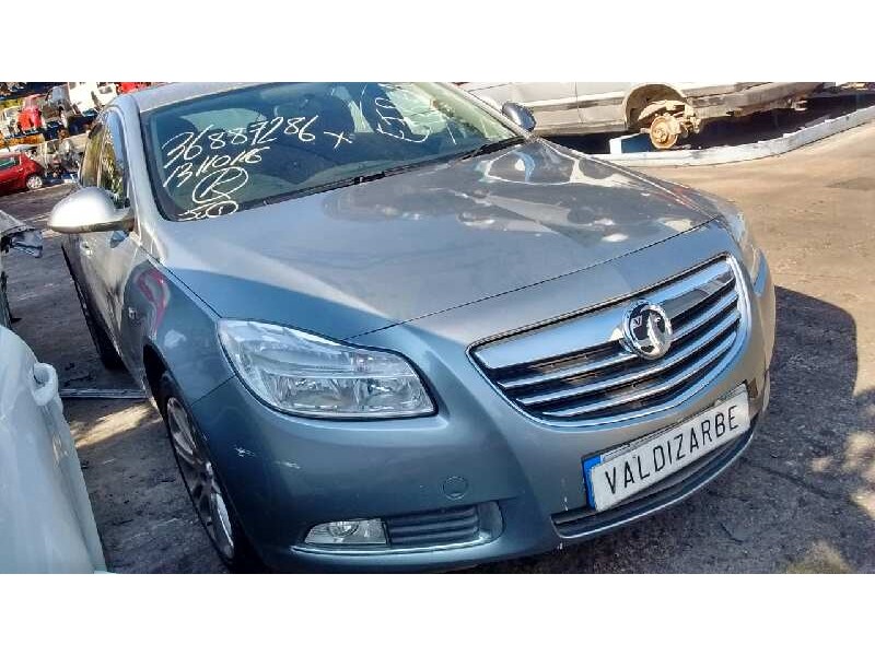 opel insignia berlina del año 2011